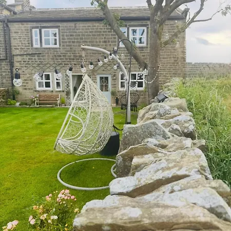 Bents Holiday Cottage, Views & Parking For Two Cars-2