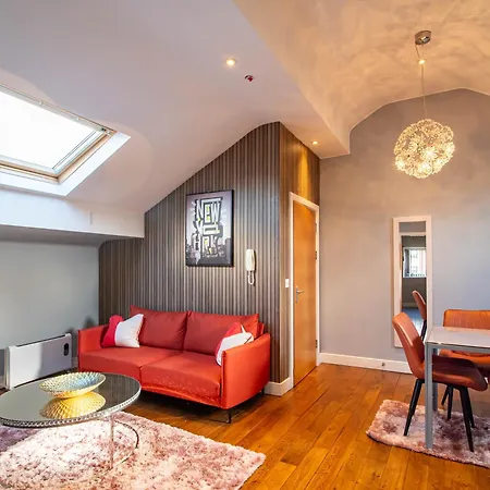 Kelham Apartments: Serviced Accommodation with Free Parking-3