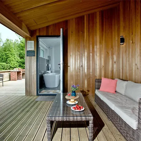 Orchard Lodge, Strawberryfield Park-3
