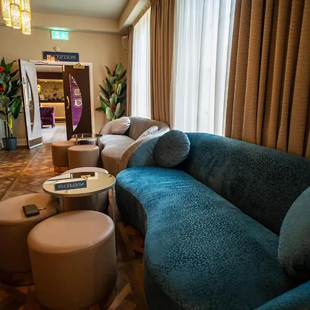 Park Hall Hotel And Spa Wolverhampton-3