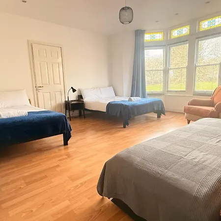 Central Located House For Big Groups-2