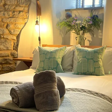 The Windmill Blackthorn Hill (Adults Only)-3
