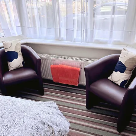 Hudsons Guest House - Adults Only-2