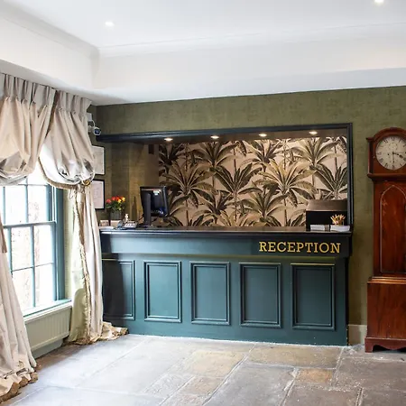 Bush Hotel Farnham-3