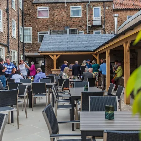 The Golden Fleece Hotel, Thirsk, North Yorkshire - The Coaching Inn Group-3