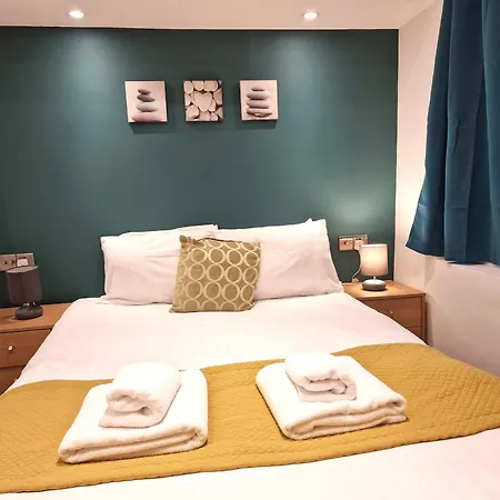Bath Road Apartments-2