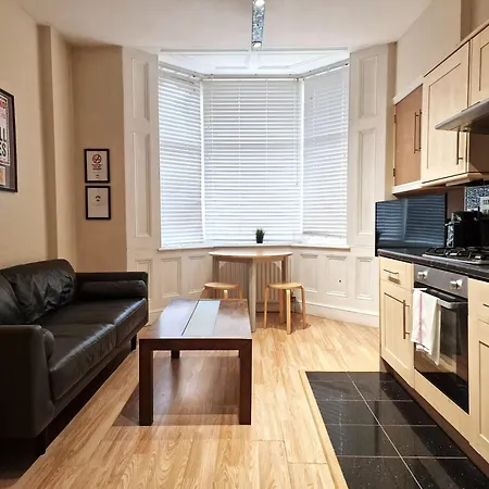 Bath Road Apartments-3