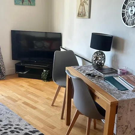 Leeds Dock Apartment-3