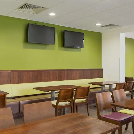 Days Inn Magor-3