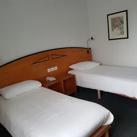 Ibis Cardiff Gate - International Business Park-3