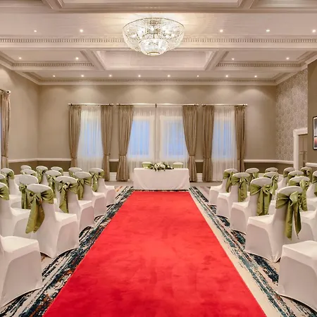 Leonardo Hotel Cardiff-3