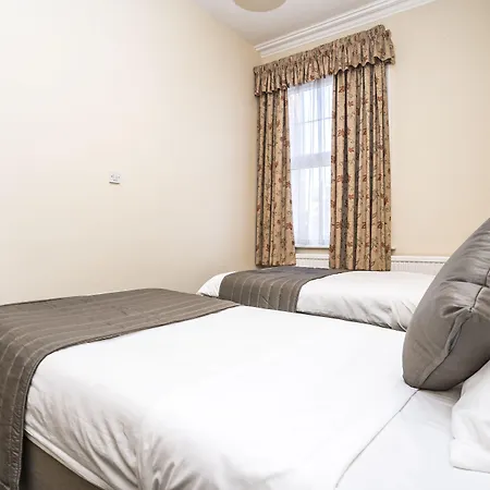Borough Arms Hotel-3