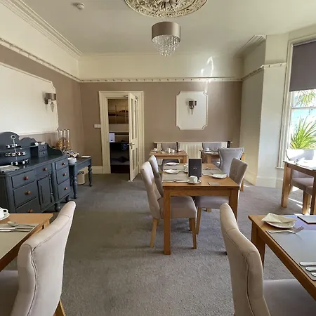 Lynton House-3