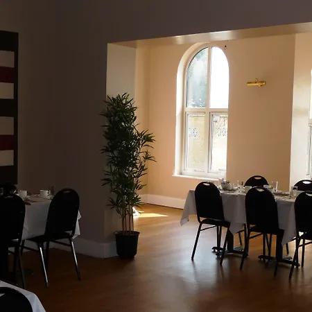 Esplanade Hotel - Clacton On Sea, Beachfront Hotel By Oyo-3