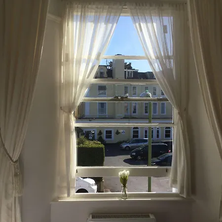 Newburgh Guesthouse-2