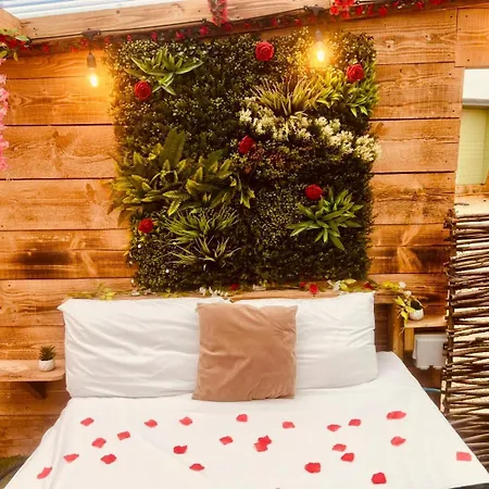 Little Eden Country Park, Bridlington With Private Hot Tubs-2