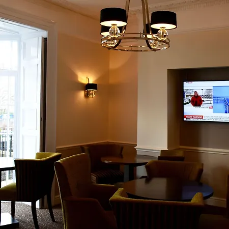 Queens Court Hotel-3