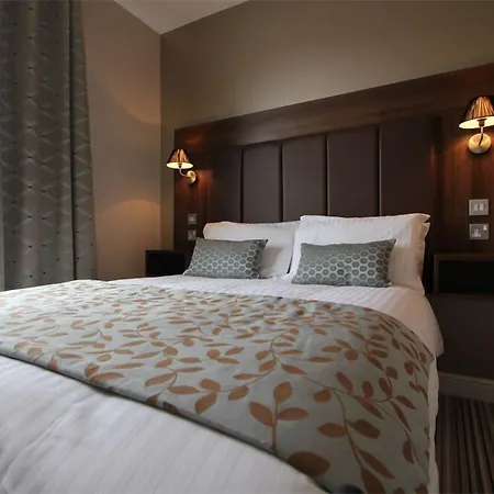 Twin Oaks Hotel-3