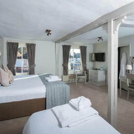 The Dog & Bear Hotel-3