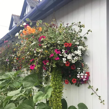 Penny Farthing Hotel & Cottages-3