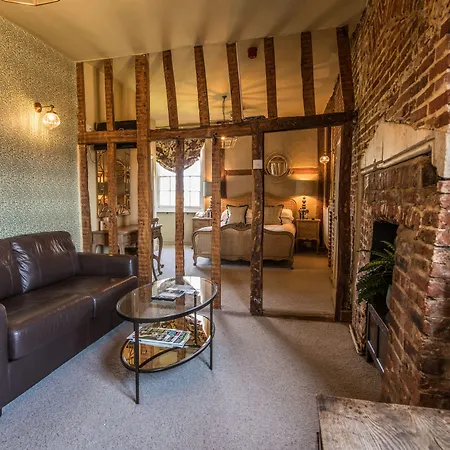 The Farmhouse At Redcoats-3