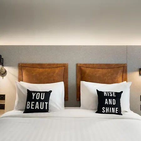 Moxy Belfast City-3