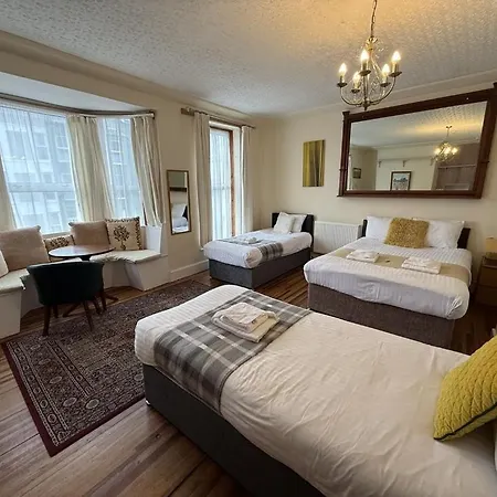 Victoria Guest Accommodation & Studio Apartments-3