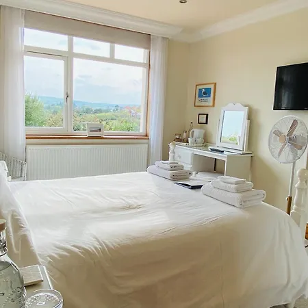 Mooredge Guest House-3