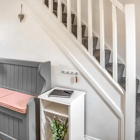 Bullions Farm Cottage-3