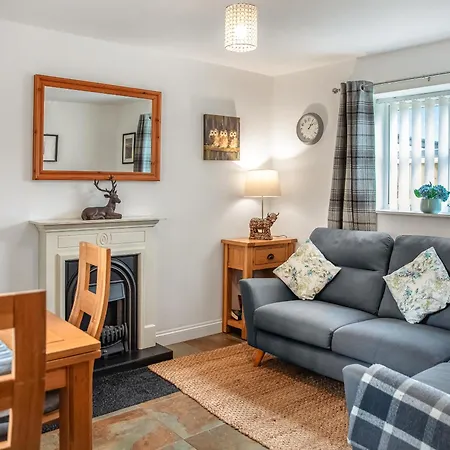Bullions Farm Cottage-2
