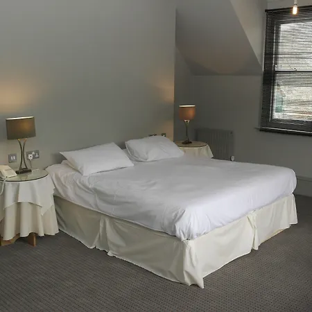 Wards Hotel & Restaurant-3