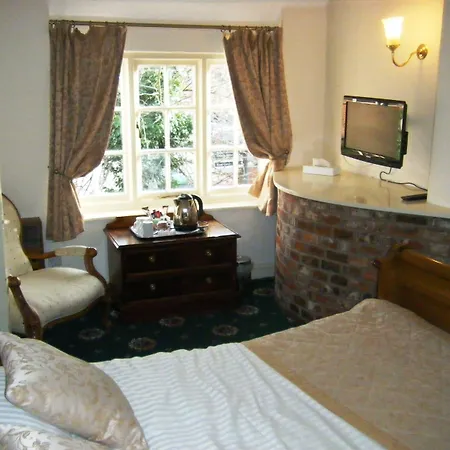 The Greyhound Coaching Inn-2