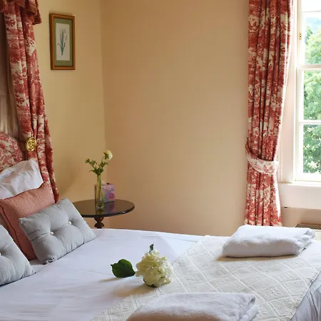 The Windsor Townhouse Air Conditioned Rooms-3