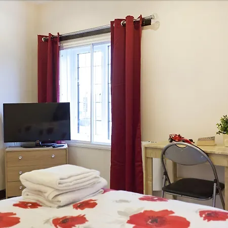 Victoria Centre Apartments: Central Shopping Hub with 24/7 Access-3