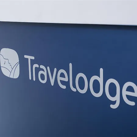 Travelodge Cardiff M4-3