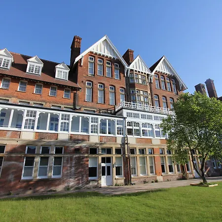 Yarrow Hotel-3