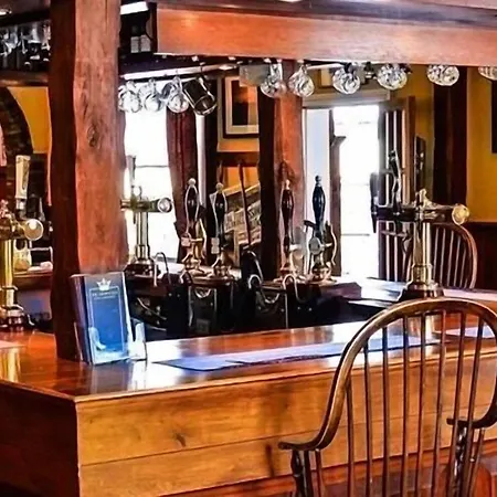 The Crown Inn Hotel-3