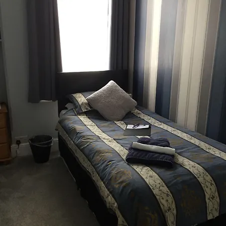 Inglewood Guest House-2