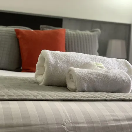 Bowes Incline Hotel-2