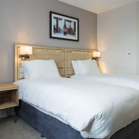 The Raven'S Cliff Lodge By Marston'S Inns-3