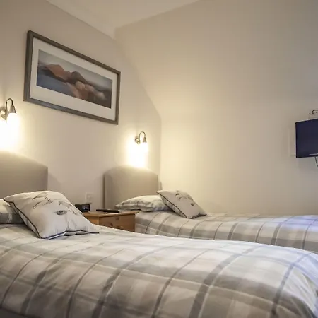 Firtree Bed And Breakfast At Galvelbeg House-3