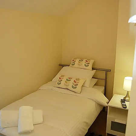 Saint Cadfans Lodge-2