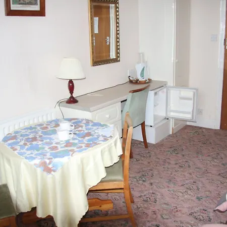 Dove Court Mini Lodge-2
