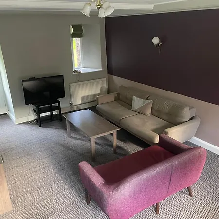 Cwrt Bleddyn Hotel & Spa-3