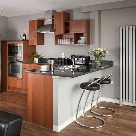 Reubens Court And City Apartments-3