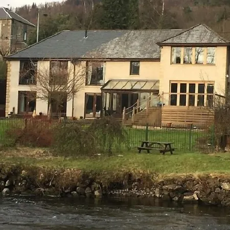 Riverside House-3