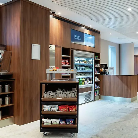 Hilton Garden Inn London Heathrow Terminal 2 And 3-3