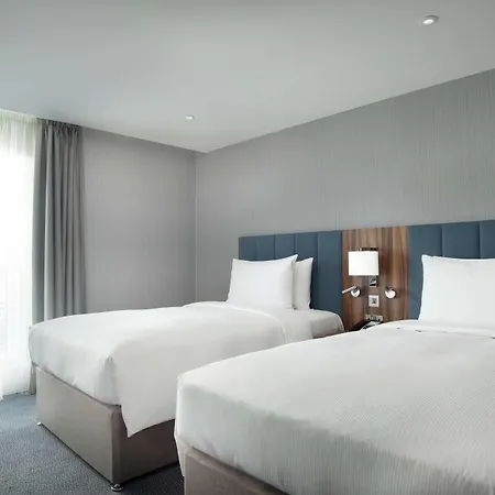 Hilton Garden Inn London Heathrow Terminal 2 And 3-2