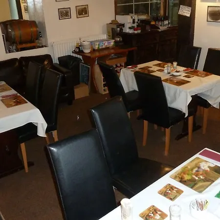 Mid Wales Inn-3