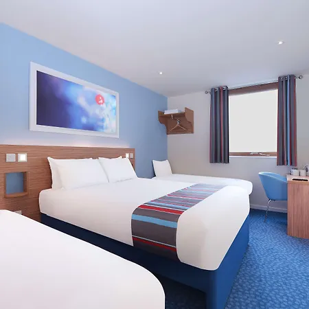 Travelodge Cardiff Atlantic Wharf Hotel-3